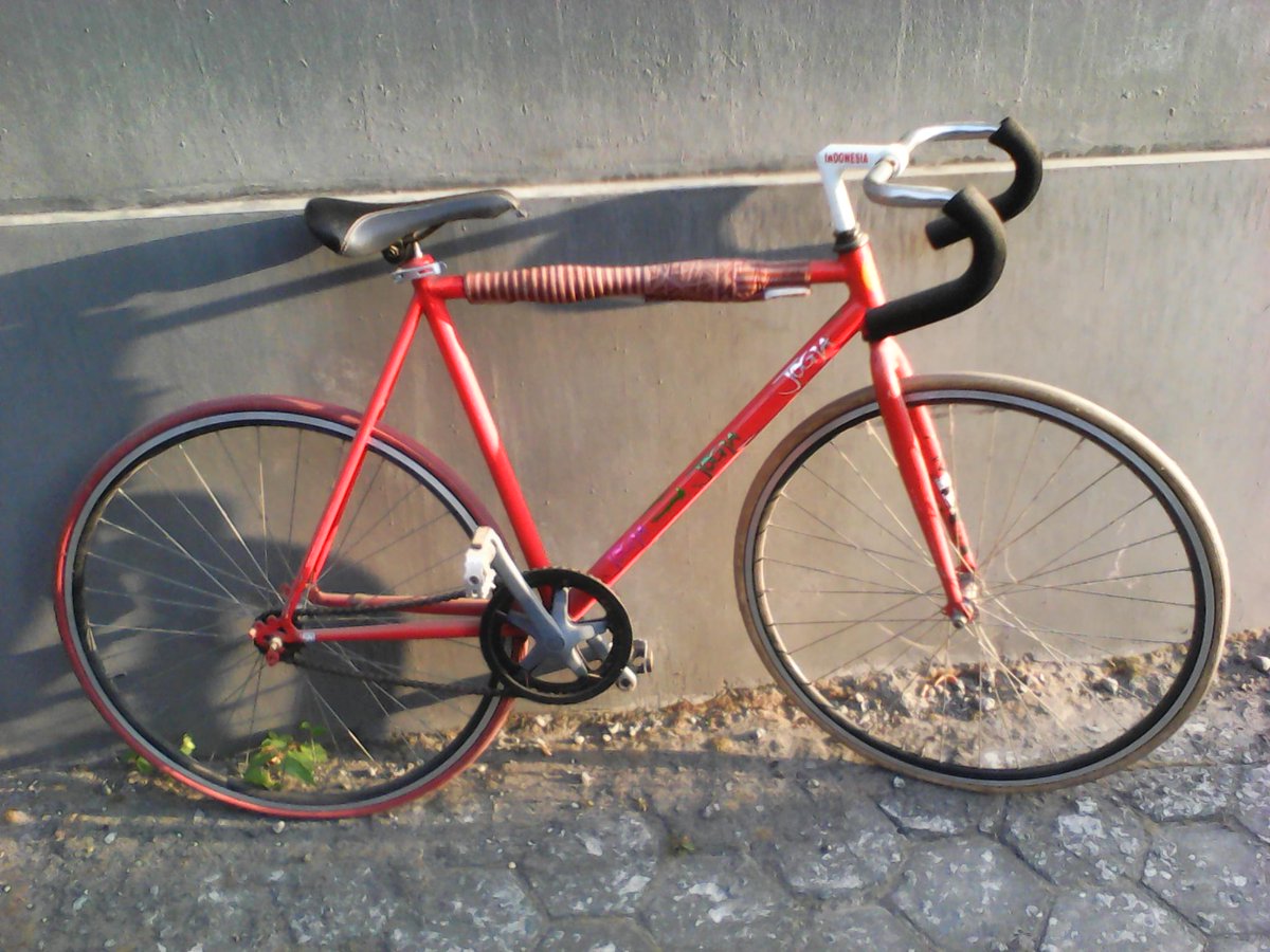 ionk_rush's tweet photo. For sale.. http://t.co/8IdQvchijr