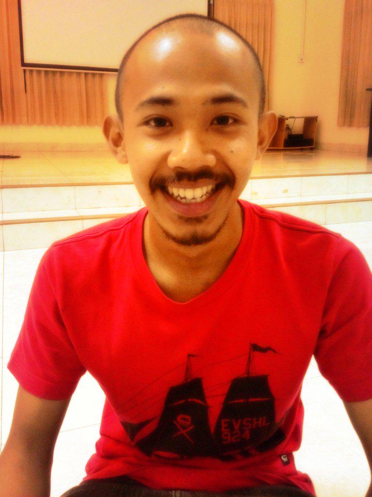 telah terpilih sdr. <a href="/Panky_DS/">Panky Dwi Saputra</a> <a href="/serufouny/">SeniRupa & Fotografi</a>  sebagai Koorditor FKUKM yang Baru menggantikan sdr. <a href="/paijul/">Paijul</a> <a href="/sicma_uny/">UKM Musik Sicma UNY</a> 😊😂