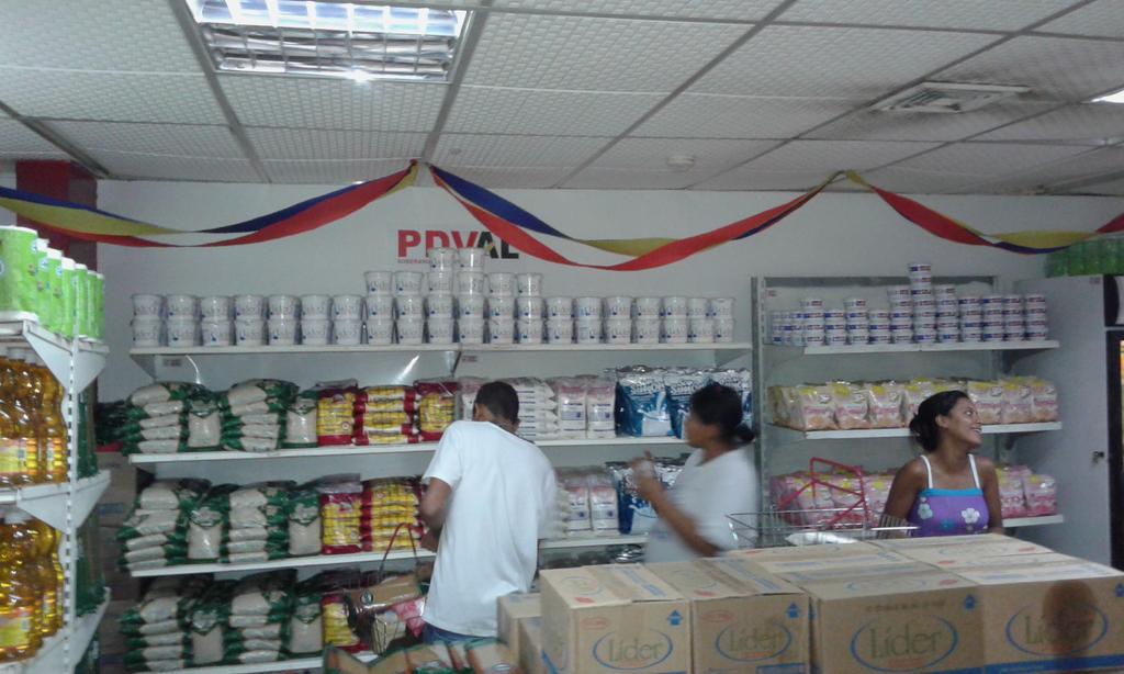 melimyx's tweet photo. Asi comienza la venta en @PDVALCORPOZULIA http://t.co/bQ5MGcrT8d