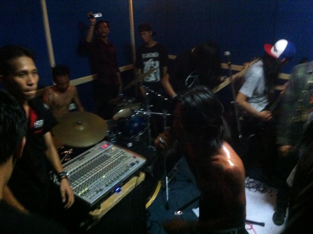 highvolt <a href="/SEGANStoneRock/">SEGAN StoneRock</a>