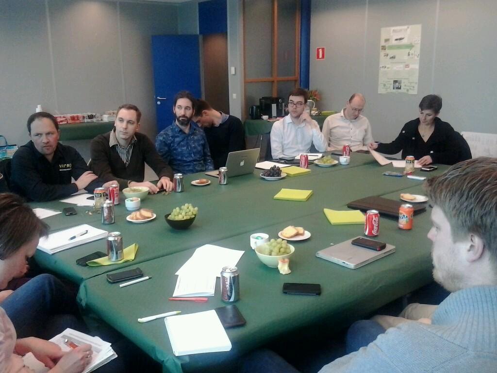 VOKA_EDeBruyker's tweet photo. Bryo Plus sessie bij Bryo-bedrijf #Millibeter. De Bryo's delen hun HR-uitdagingen met @ingegeerdens. #sharingiscaring http://t.co/p2MpaIfmYt