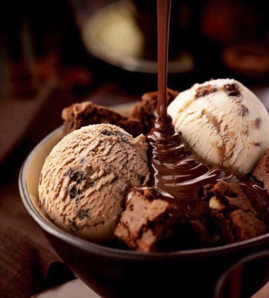 FoodPornAww's tweet photo. Double Chocolate Brownie Cookie Dough Ice Cream. http://t.co/BdqRlrJI6a
