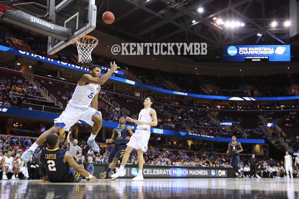 KentuckyMBB's tweet photo. Yep, this shot somehow went in. http://t.co/vvJSc5pcR5
