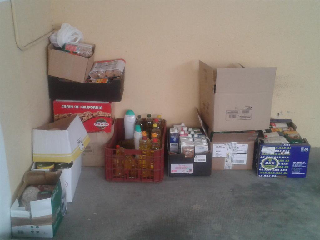 inslaialarquera's tweet photo. Ja comencen a arribar els aliments #FundacióSantJoaquim @Boet_Fam @angeletaferrer @matarocat @AVBoetElRengle http://t.co/Deq8nxcJTm