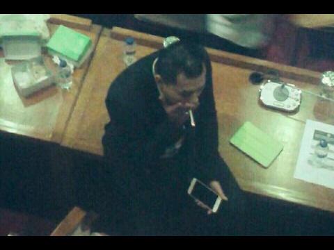 zaidinsidik's tweet photo. Banyak yang model begini @kurniawanharri: @Rhenald_Kasali @jayteroris  @ErieSudewoID Kooo wakil rakyat @ananghijau. http://t.co/bbAFstqe3T