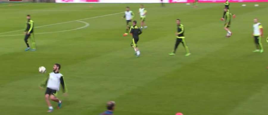 diarioas's tweet photo. | @Álvaro Morata, un 'nueve' llamado a reanimar a España ▶ http://t.co/nJfuxuA2jz http://t.co/xw1apTs1pK