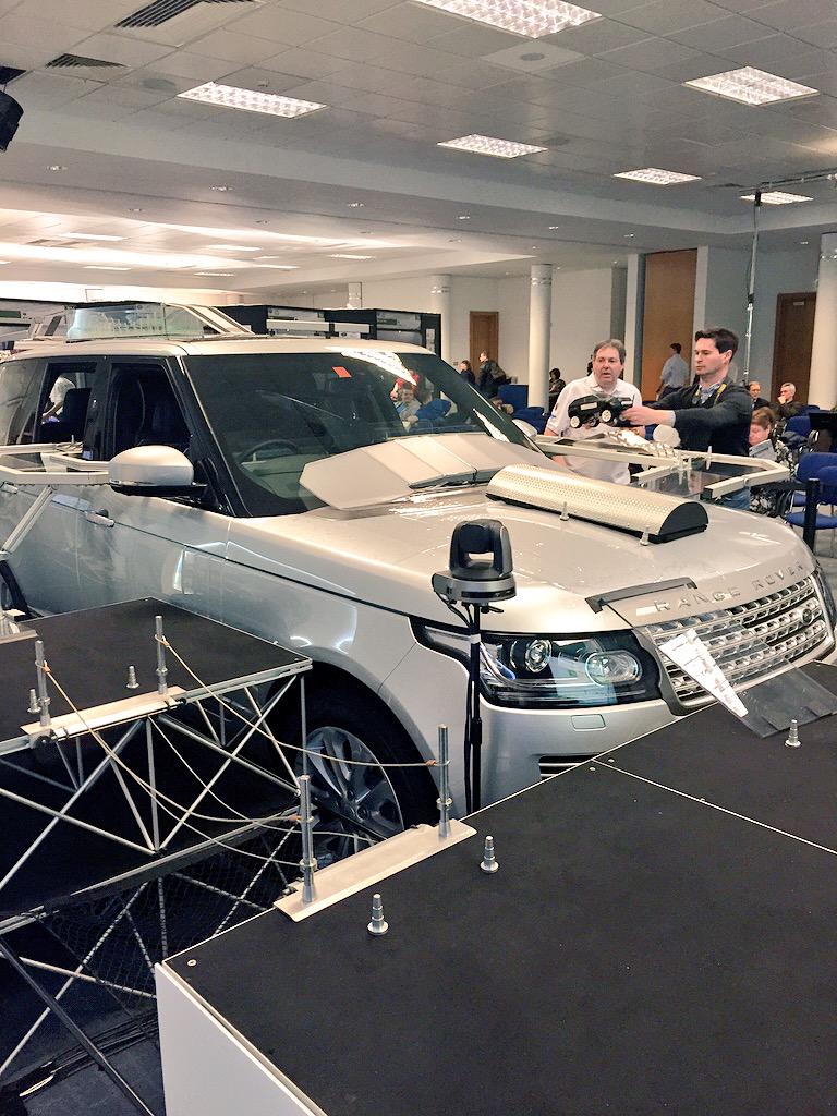 rosannatennant's tweet photo. 1 of the coolest things I've seen in a while - remote control car track inside a Range Rover! @4x4inSchools #offroad http://t.co/vkvHBFsIbJ