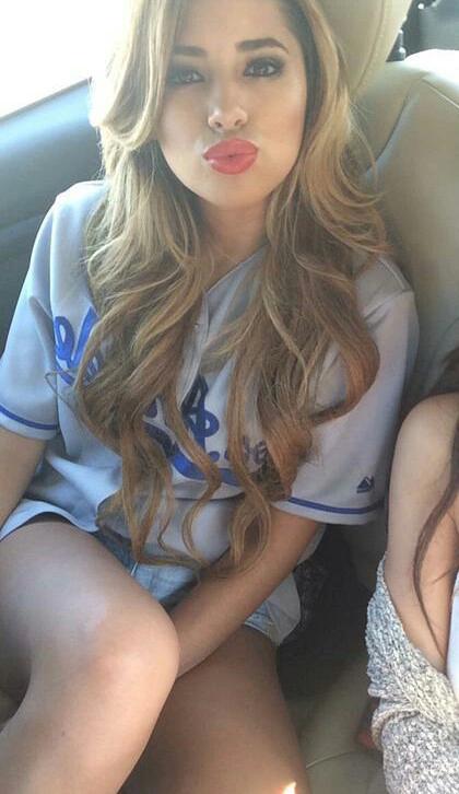 brewster_sienna's tweet photo. 🌈 http://t.co/CHOJ7T48Dm