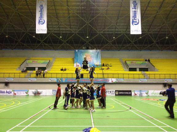 Ini dia perform cheers <a href="/BlitzCheers/">Blitz Cheerleader</a> aw aw ^_^ #FS2015