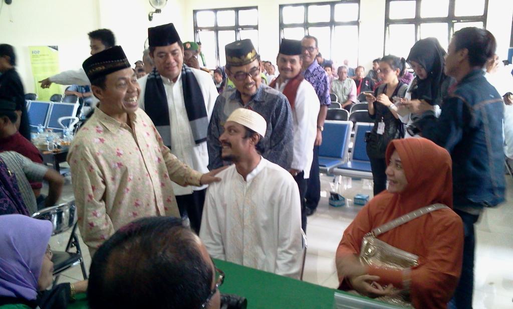 TaposTerbaik's tweet photo. @Nur_Mahmudi @Humas_Depok Itsbat Nikah di Kec. Tapos dihadiri Walikota Depok (27-2-2015) http://t.co/x4KEYVFbG9