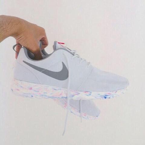 ModeOutfits's tweet image. Roshe 👌