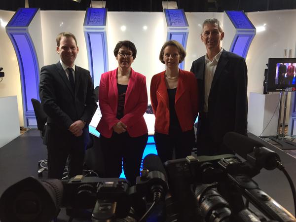 ouestfrance35's tweet photo. #departementales2015 Canton de #Rennes 1 : deux binômes et un débat acharné http://t.co/esaevUWiEh http://t.co/dfPvpboMvG