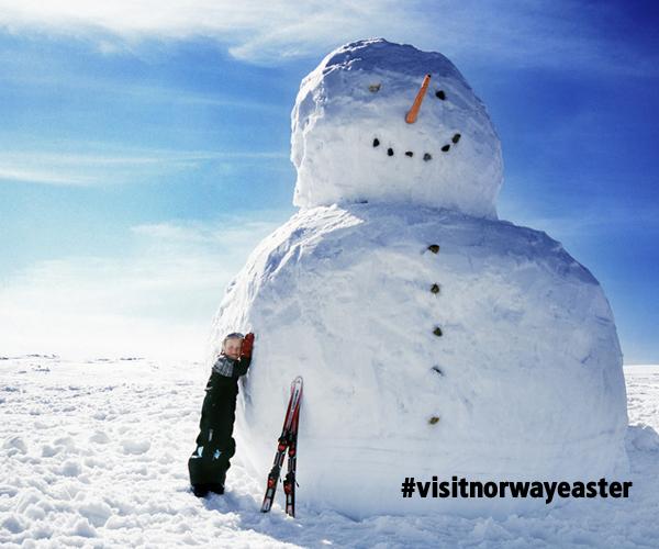 Best winter. Снеговик в Норвегии. Снеговик в горах. Снеговик в Исландии. Снеговики канадцы.
