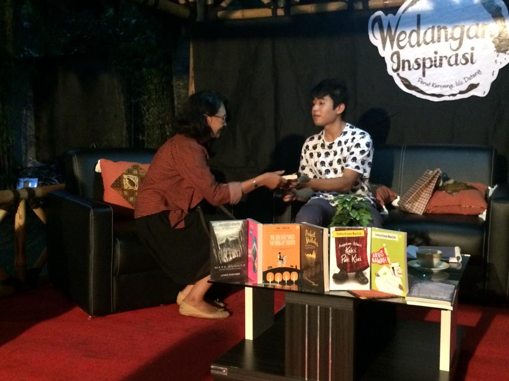 Yey bkn cm belajar tentang pendidikan tapi juga kejujuran dan karakter yg rendah hati. Vielen dank @andririzkiputra