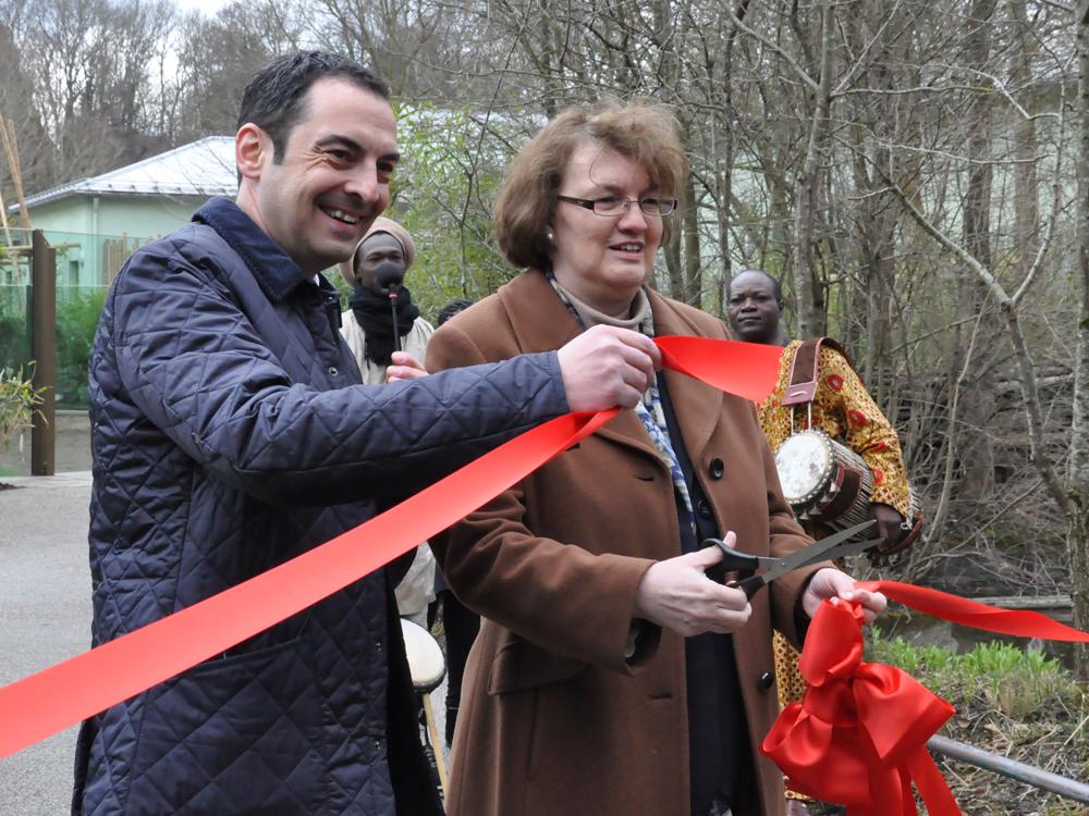 Zoodirektor Rasem Baban eröffnete heute das neue Zuhause für Menschenaffen in #Hellabrunn! muenchen.de/home/freizeit/…