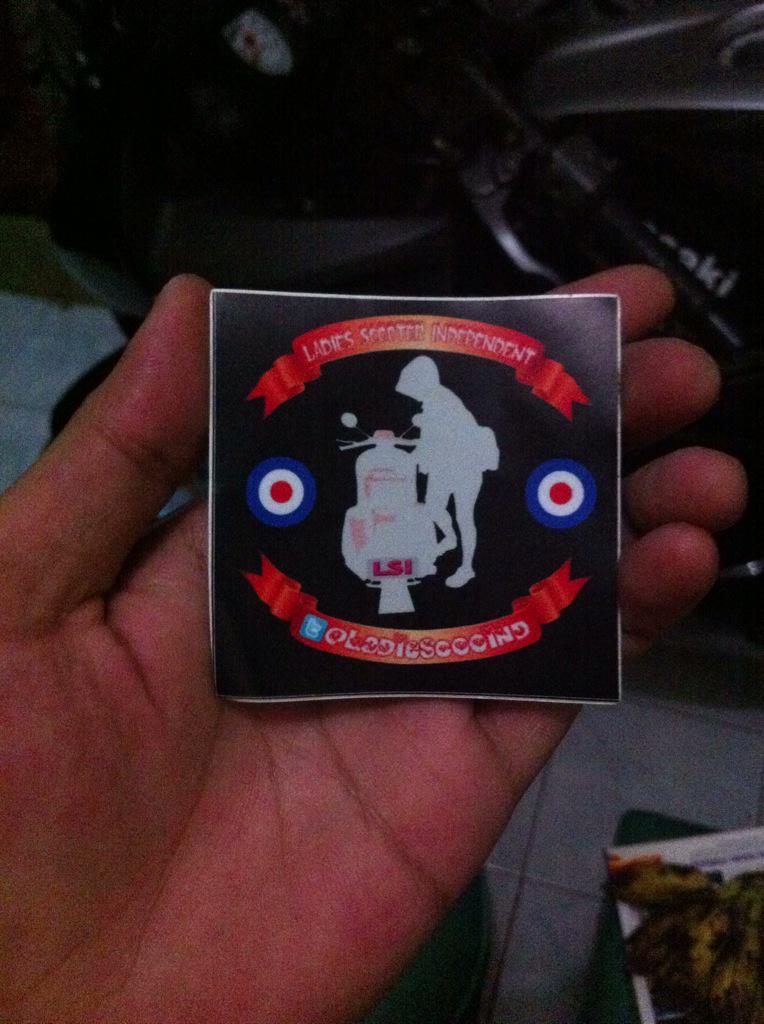 VarisNopal's tweet photo. Dapet sticker dari @Ladiescooind di parkiran kencana tower buisnesspark , thanks @Ladiescooind http://t.co/uU0xqUY1N2