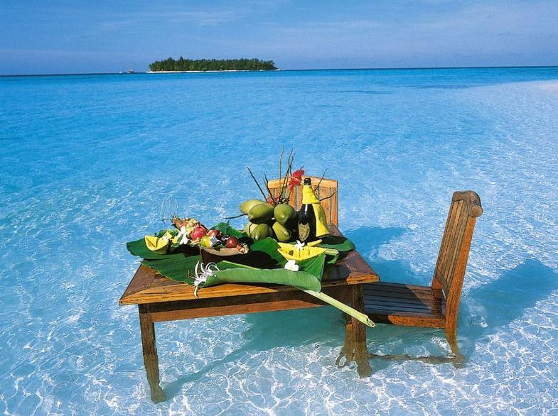 GrouponBelfast's tweet photo. *YOU* deserve a holiday! http://t.co/NF5oSW91lz http://t.co/hjlSvseTSu