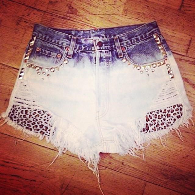 JaggedEvintage's tweet photo. Send your custom shorts orders in to us @ jaggededgevintage@gmail.com or DM us for a quote โฅ #levishorts #customlevis http://t.co/89egtvqQaE