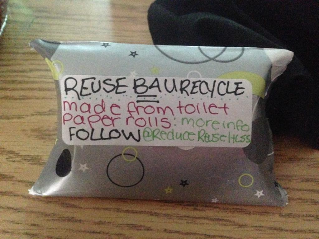 ReduceReuseHLSS's tweet image. wow these are so cool and guess what we&apos;re selling them at lunch (they have jolly ranchers in them) 🐸☕️