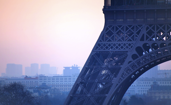 MikeHudema's tweet photo. POW! #France: New Roofs Must Be Covered in #Solar or Plants https://t.co/TFnt2DDQJ3 #climate #renewables #NoKXL http://t.co/dMfB2GyPxN