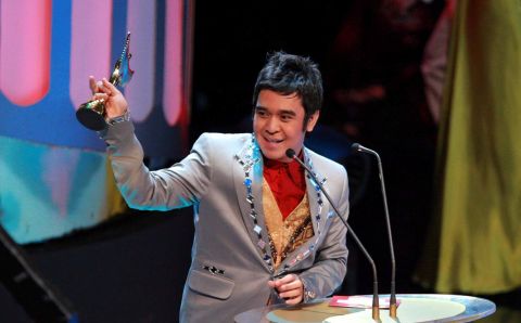 Metro_TV's tweet photo. Luna Maya Terima Kabar Duka Tentang Olga   http://t.co/AwFWyTfaV0  #RIPOlgaSyahputra http://t.co/wlRyHfNb82