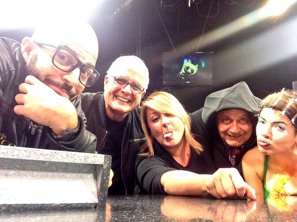 elcircodelamega's tweet photo. #CircoSelfie @elgangster no esta hoy pero tenemos a El Gordo @FunkyJoeElCirco @pamelanoa @cheboricua http://t.co/5kmBZhxIk5