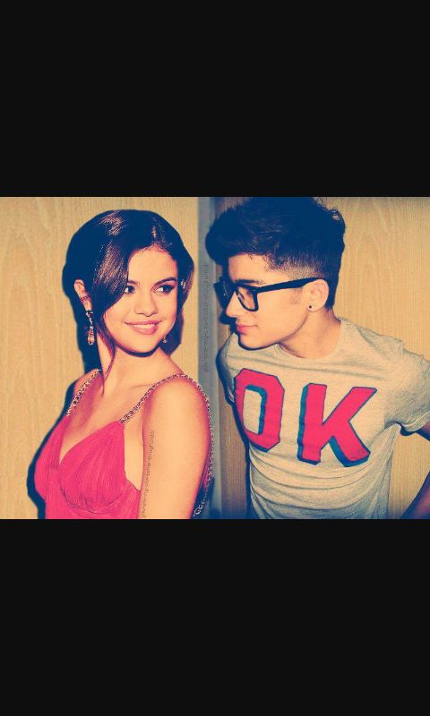 Jisoolena_'s tweet image. #VoteSelenaGomez #KCA

#SelenatorshelpDirectioners