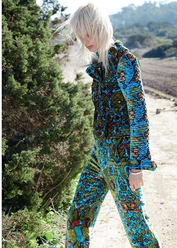 LulaMag's tweet photo. Velvet dreams in the new issue of Lula 20 - Out Now! 💙🌳💚 Photography #DamonHeath Styling #SheilaSingle @LouisVuitton http://t.co/85x78nUsjr