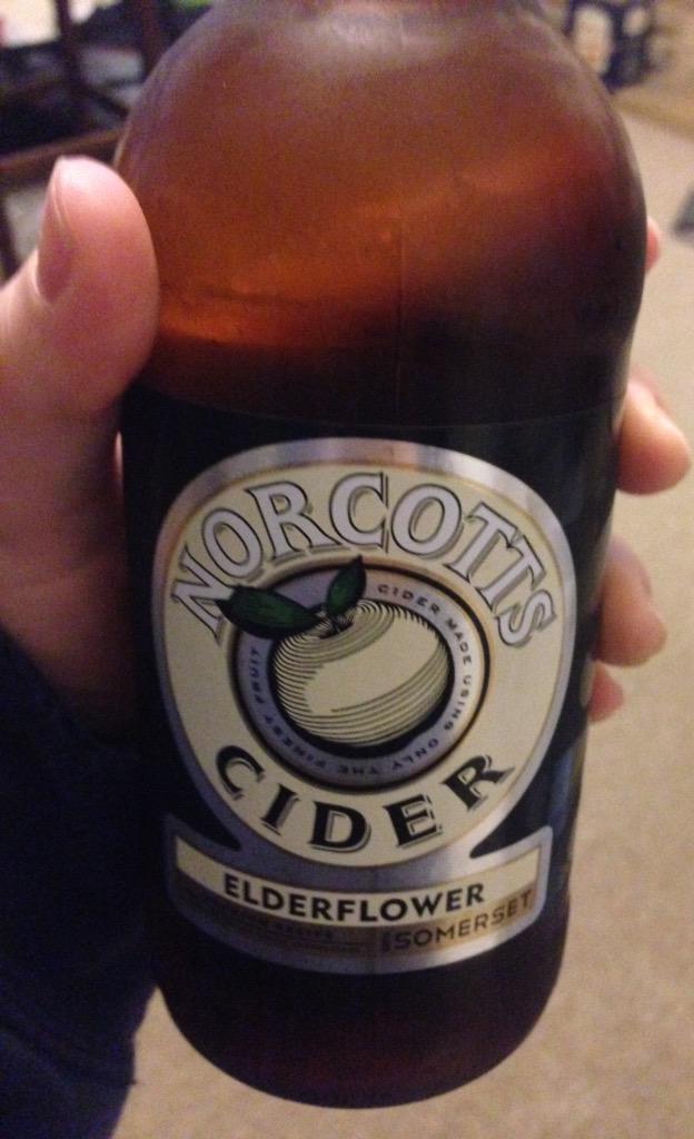 LaurenJane56's tweet photo. Literally so excited to have found this in tesco today! #elderflowercider #norcotts http://t.co/xBvcEjkxAV