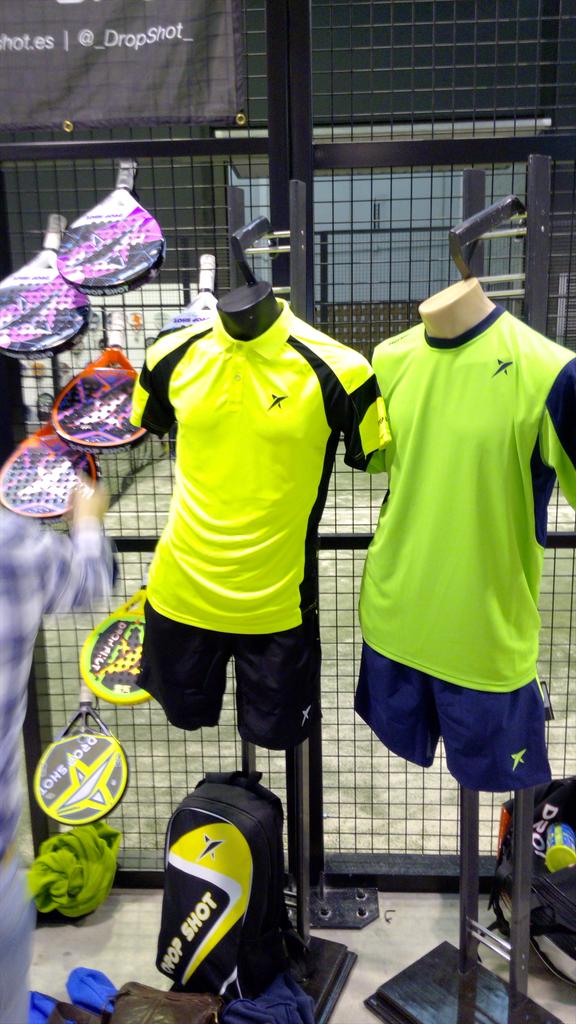 Comienza la presentación y el #test de las nuevas palas <a href="/_DropShot_/">DROP SHOT</a> con <a href="/AngelRuizMunoz/">Angel Ruiz Muñoz</a>  #padel