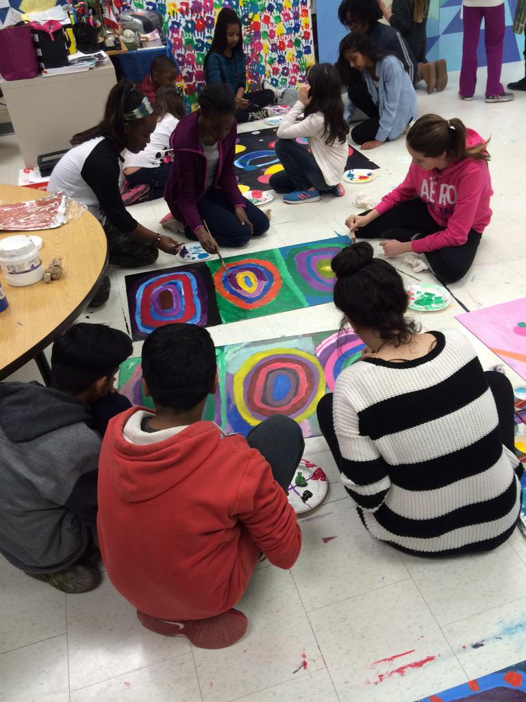 missschmalz's tweet photo. #muralfun @GAngelsschool #dpcdsb http://t.co/HJNhU2SuTI