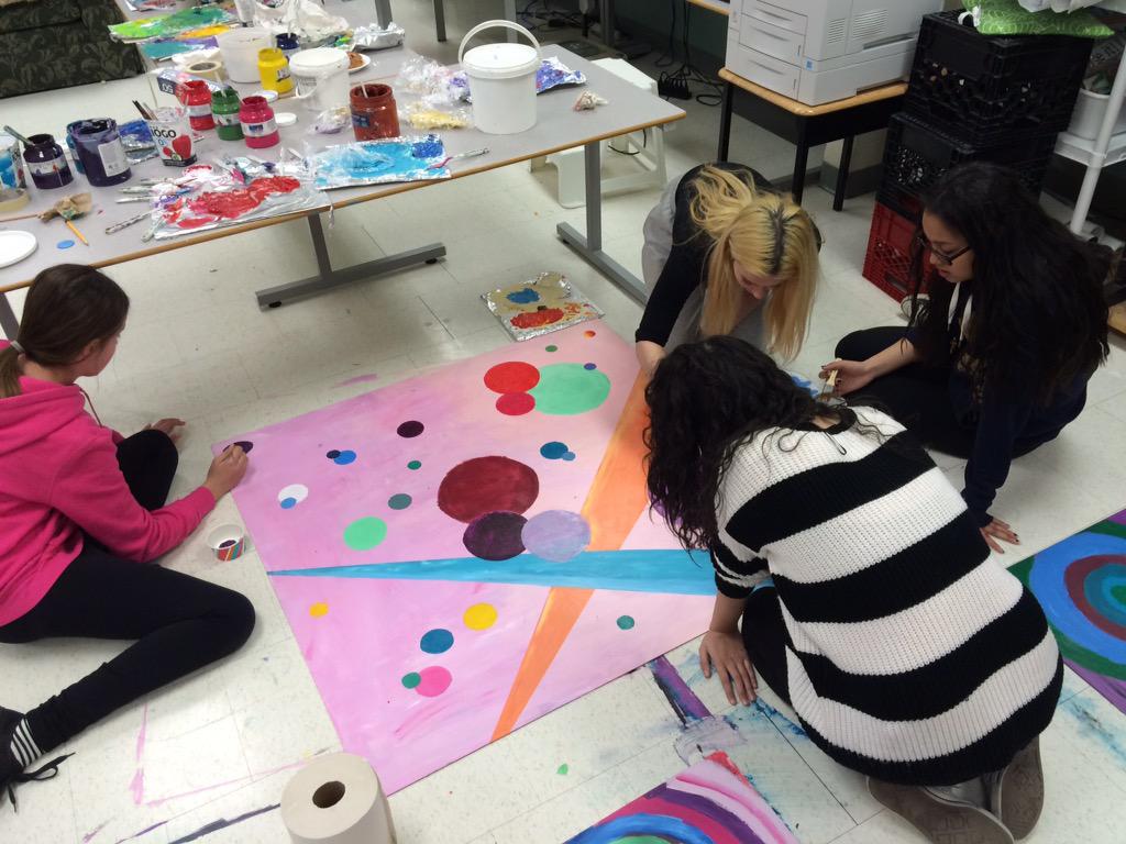 missschmalz's tweet photo. #muralfun #dpcdsb @GAngelsschool http://t.co/hsRWssX3Ma