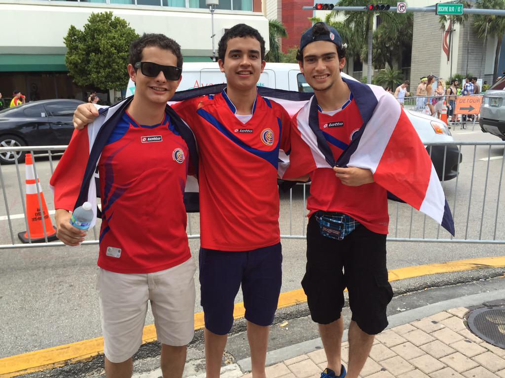 joeflech's tweet photo. Gabriel, Marlon and Diego came from Costa Rica for #Ultra2015. First big music festival for these guys. #Miami http://t.co/Hr9UpS8xnu