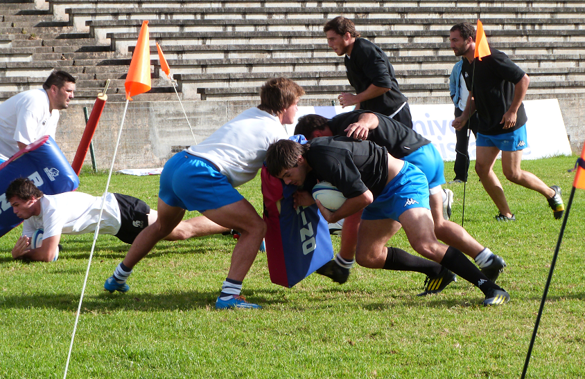 TerasUruguay's tweet photo. Los Teros ya se aprontan para su debut en el #Sudamericano frente a @ParaguayRugby. 
#VamosTeros http://t.co/Vl8bDLTDqK