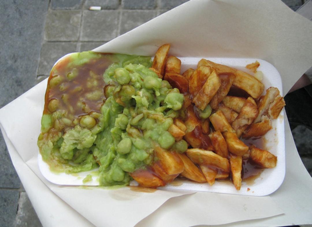 Tony__Yorkshire's tweet photo. Chips, Gravy n Mushy Peas.... #ThingsYouGetUpNorth http://t.co/4qzenPshcL