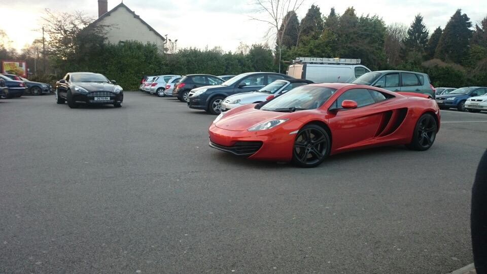 Courtesy of <a href="/Beerb1tch/">Keef</a> pub car park car spotting #coolcarsoutnabout