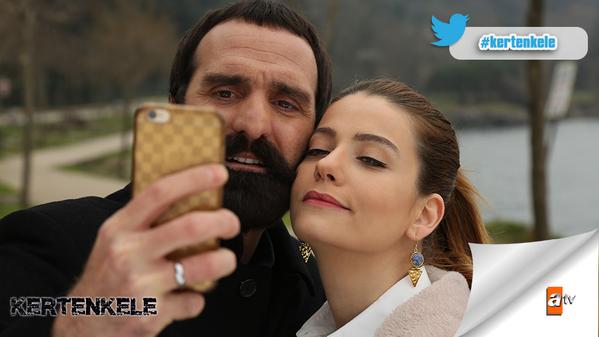 BulentOzkan_GS's tweet photo. #SELFIE @tokdemirsera ile #hayal iste #belki #birgun #cokseviyorum #gulusu su tatliliga bakarmisin be arkadas :) http://t.co/HrUWiBXRK3