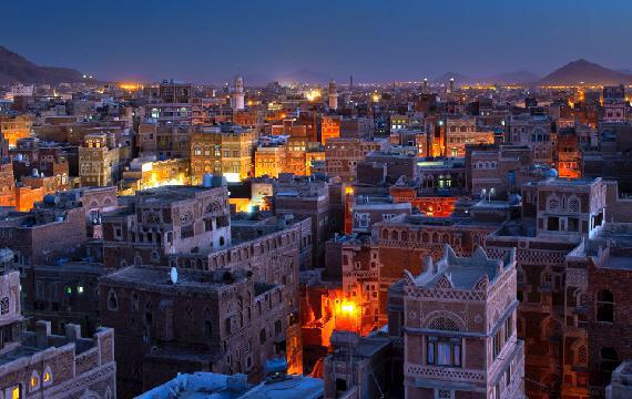Г сана. Йемен Сана достопримечательности. Йемен Джебель. Площадь город Сана Йемен ночью. Сана Йемен ночью.