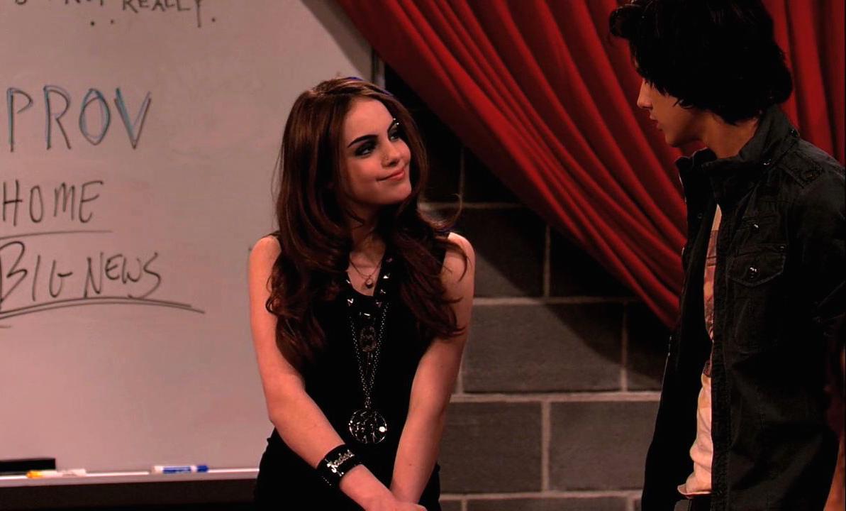 LizGillies's tweet photo. Five years ago today. #5YearsOfVictorious http://t.co/IJHUm6DH7P