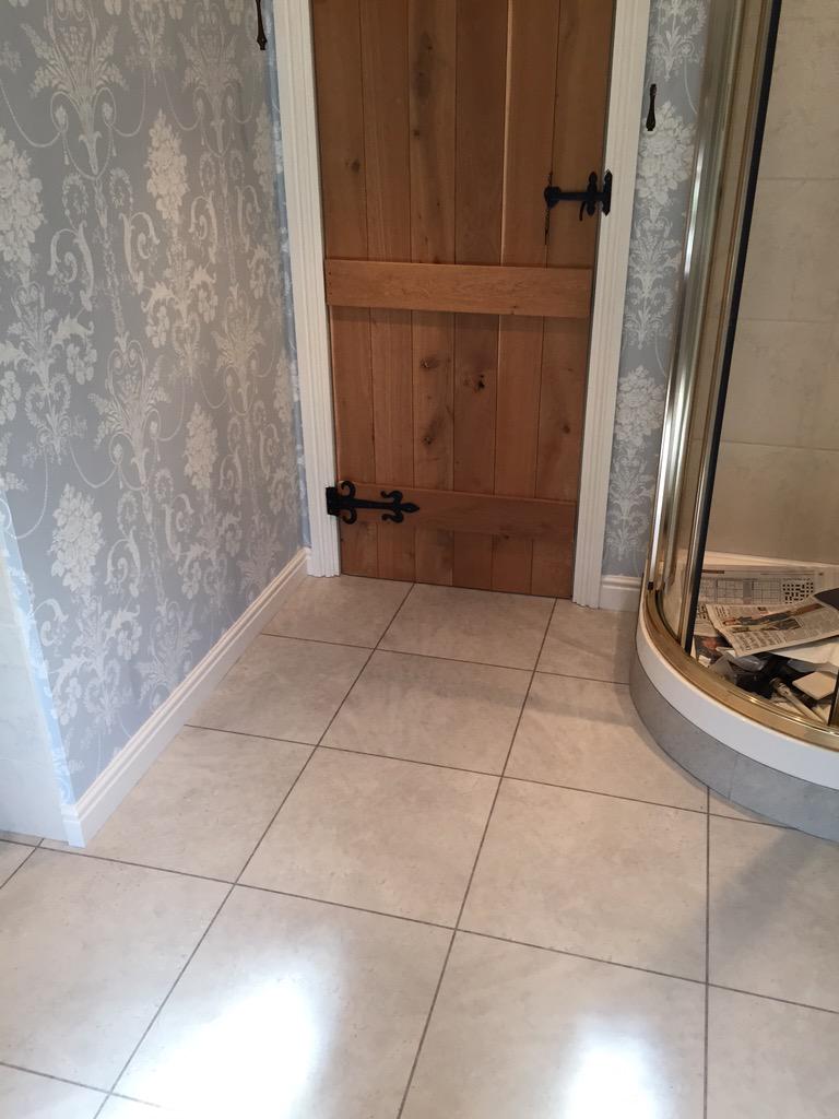 LambournCarpets's tweet photo. Lovely floor installed today by @Polyflorltd #masterfiiter http://t.co/ba0M7DWcu5