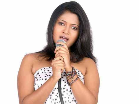 yespunjab's tweet photo. #RimiDhar debuts as #music director for '#GunPeDone' 

 http://t.co/J96iCh5LBH http://t.co/InBVS8gHGP