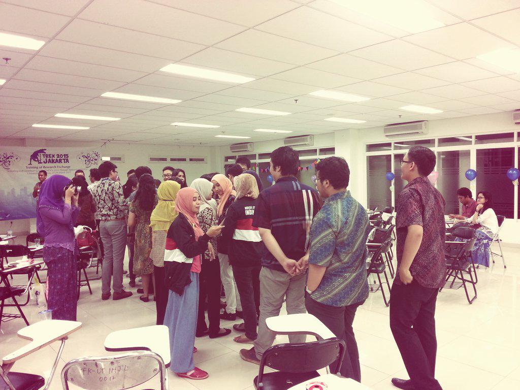 Ada juga games yang membuat peserta TREX bisa saling mengenal nih ;)