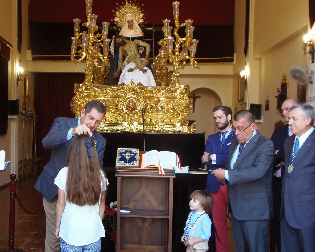 HdadAmarguraDH's tweet photo. Domingo de Ramos a las 10.30 h., segunda IMPOSICIÓN DE MEDALLAS cuaresmal a nuevos hnos.
Info: http://t.co/DAQFrqE2Fy http://t.co/yuIEOs0OV8