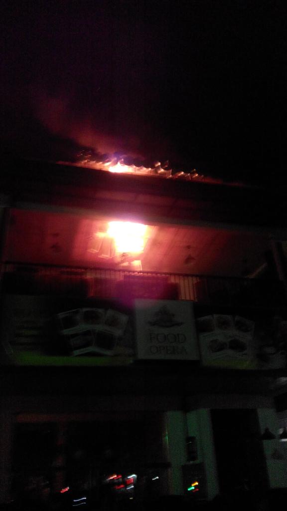 #Breakingnews cc: <a href="/rescue_damkar/">Rescue_Damkar 4.2.2.02 Diskar PB</a> RT <a href="/Ghiemeciw/">Eghy Surya Putra</a>: Kbakaran jln dago no 151. Minta bantuan secepatnya