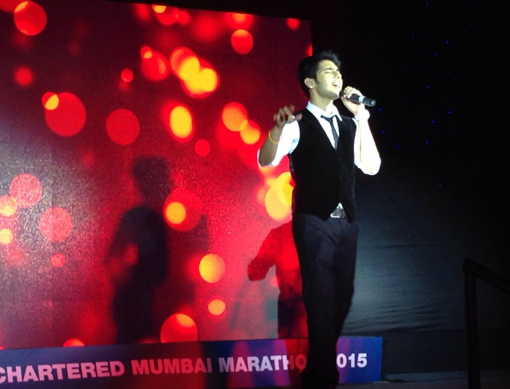UWMumbai's tweet photo. @ArmaanMalik22 setting the stage on fire at the #SCMM15 Charity Awards! #mumbaimarathon http://t.co/V3tqiq8qMy