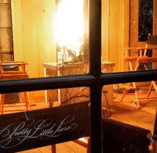 prettybestliars's tweet image. Behind the scenes #Gameoncharles