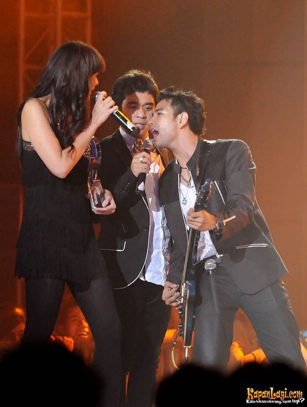 yukylova_04's tweet photo. Trio ROL .... sambil nangis gw upld ini ya Tuhannnnn give me strong #RIPOlgaSyahputra http://t.co/rcBufQ0JrV
