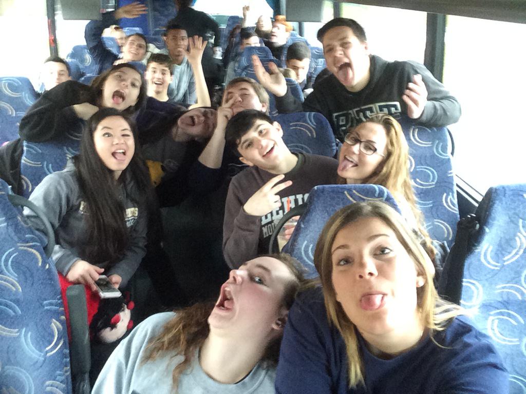 MagicJonkson's tweet photo. It's go time #bustwo #bahamas #sleepyselfieolympicshavebegun http://t.co/oj2rRrIDy1