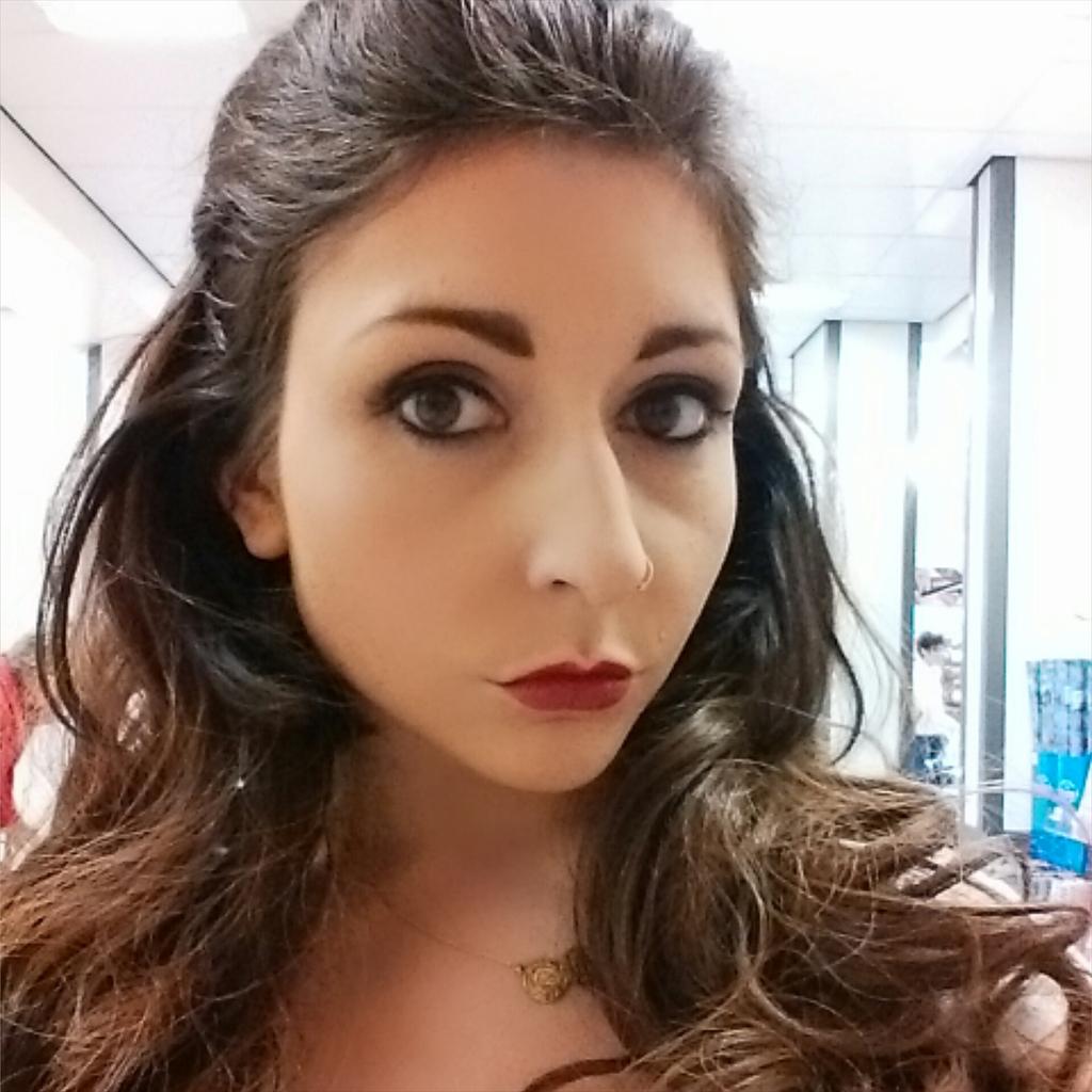 emjam56's tweet photo. #makeup #mua #longhair #urbandecaycosmetics #piercedgirl #pierced  #selfie #hairextentions #brunettes #norwich http://t.co/0Yufv0G99q