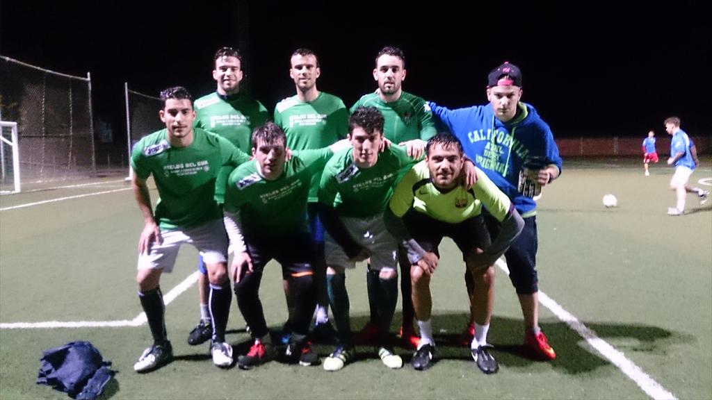TROFEOCHICHARO's tweet photo. Foto Portada de hoy es:
HIELOS DEL SUR BALOMPIE
@adriaragon9 http://t.co/p0LnOT309o